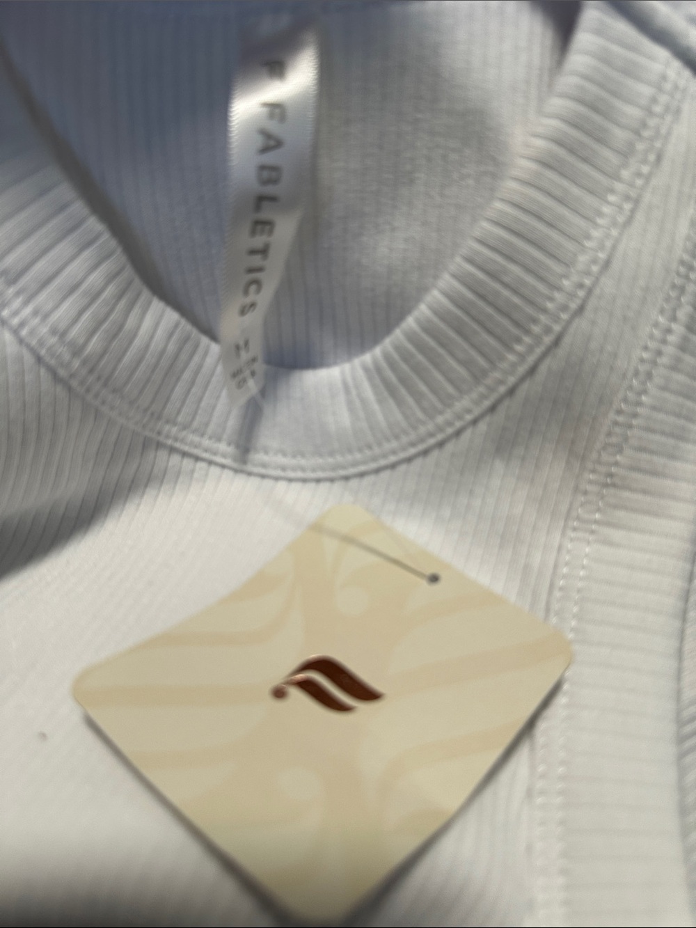 🧁 NWT Fabletics Ribbed Tank Top - Picture 3 of 4